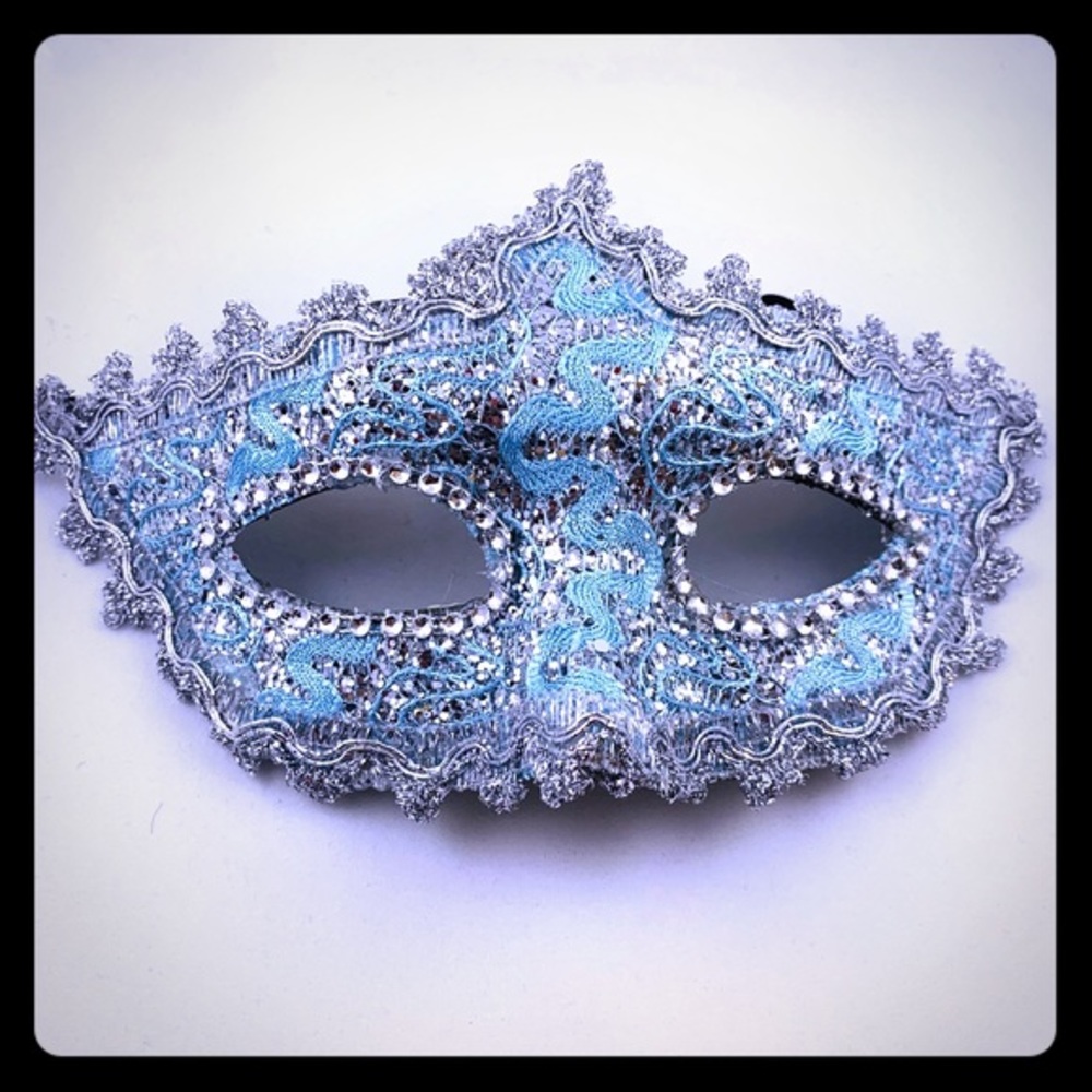 MARDI GRAS MASK NWT